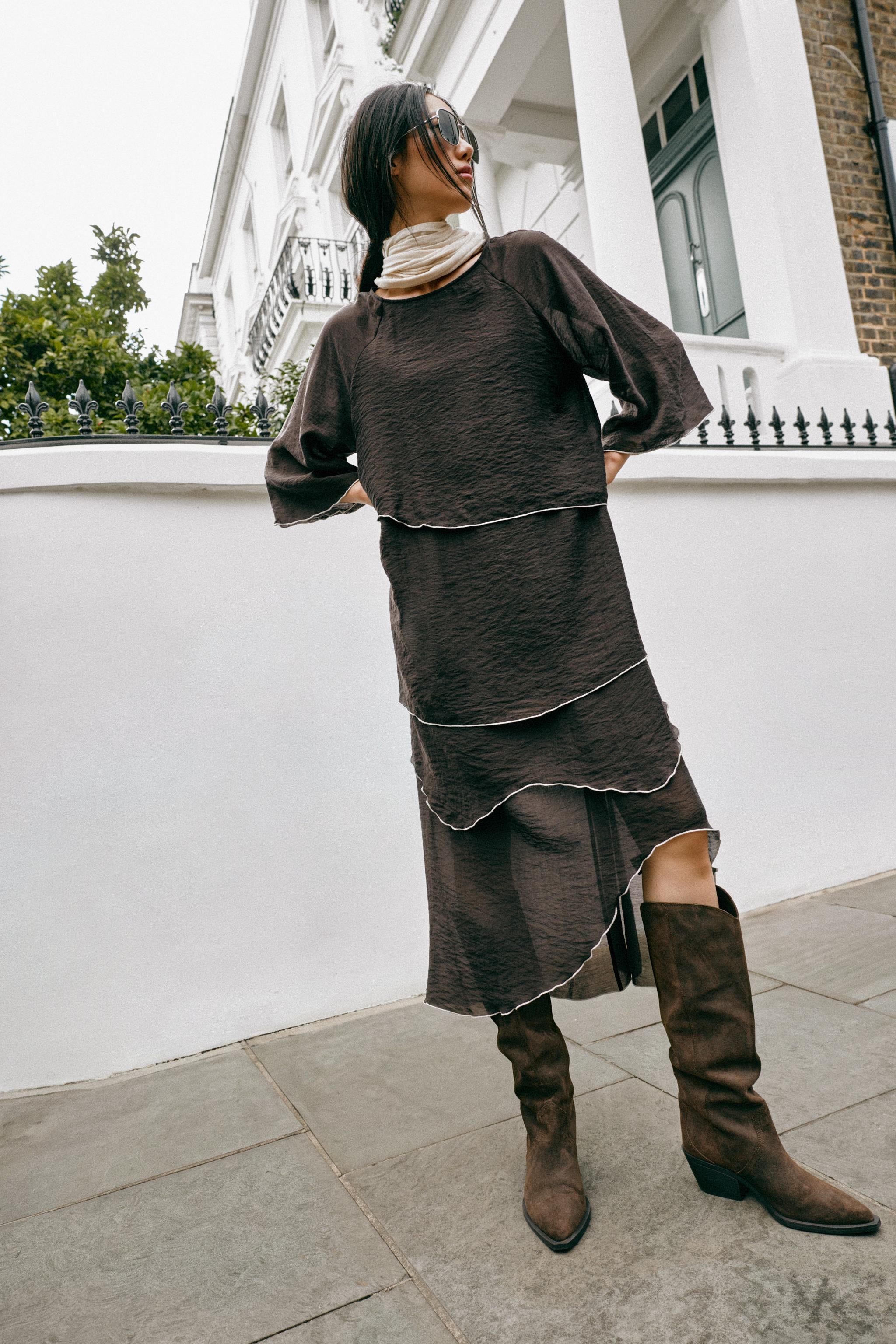 ROBE MI-LONGUE À VOLANTS